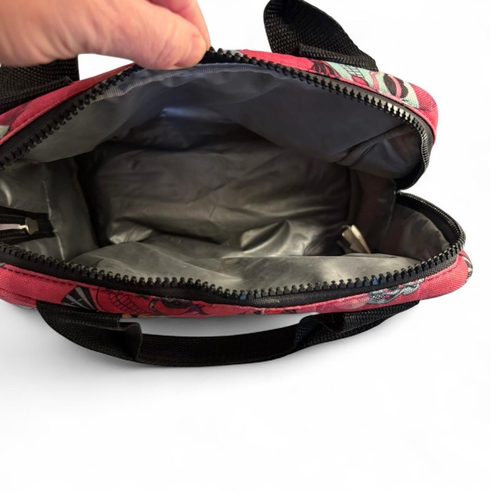 Betsey Johnson Pink Bag lunch cooler with Colorful Skull Design - Picture 6 of 8